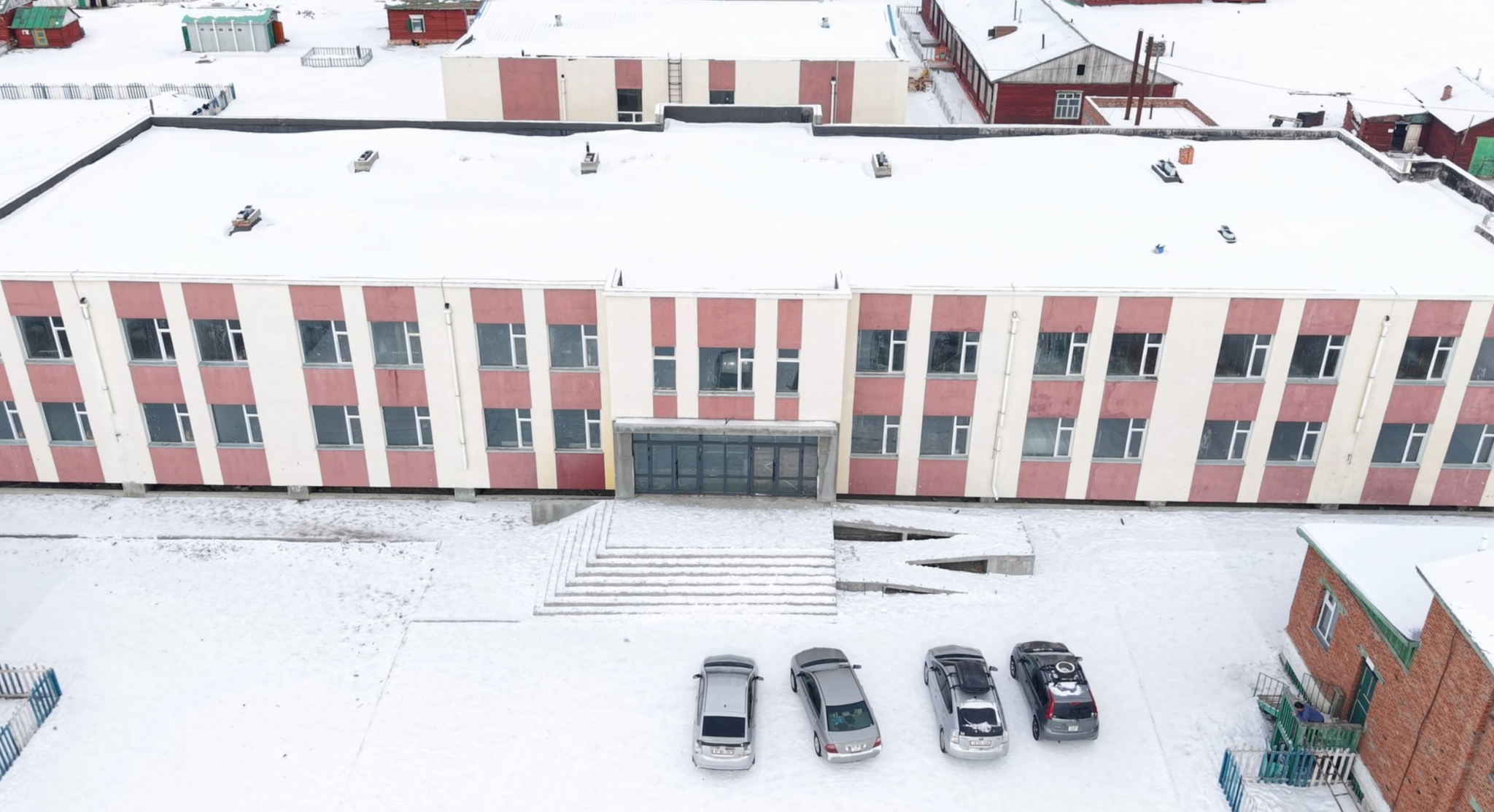 ЗУРГААН ЖИЛ ГАЦСАН РЭНЧИНЛХҮМБЭ СУМЫН СУРГУУЛИЙН БАРИЛГЫГ ДУУСГАХ САНХҮҮЖИЛТИЙГ АХБ-ААС ХӨНГӨЛӨЛТТЭЙ ЗЭЭЛЭЭР ШИЙДВЭРЛЭЛЭЭ